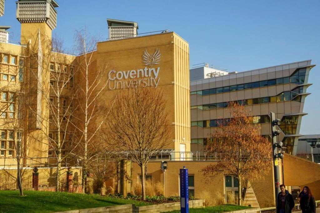 הוילה Comfortable Town House In Coventry City Centre מראה חיצוני תמונה